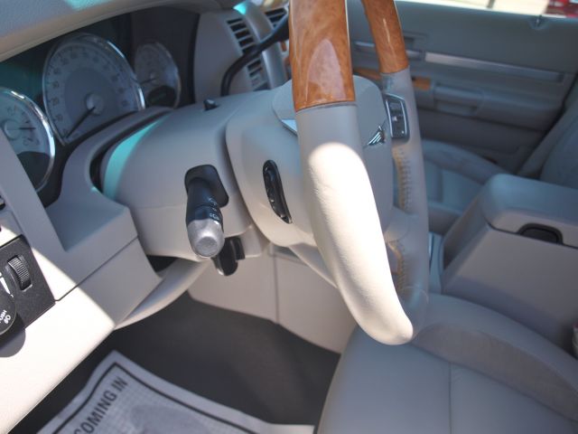 Chrysler Aspen Super SUV