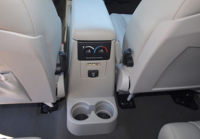 Chrysler Aspen 2008 photo 13