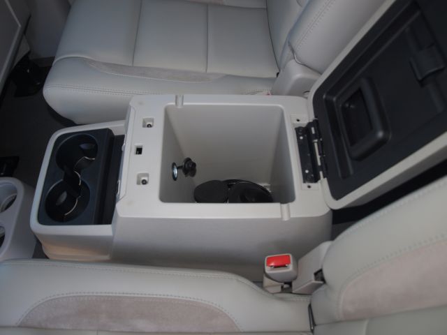 Chrysler Aspen 2008 photo 2