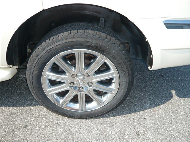 Chrysler Aspen 2008 photo 4