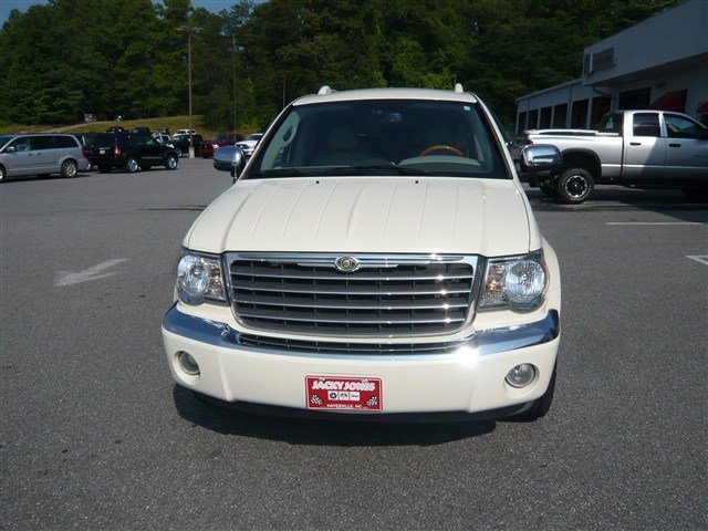 Chrysler Aspen 2008 photo 1