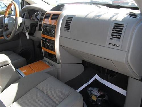 Chrysler Aspen 2008 photo 2
