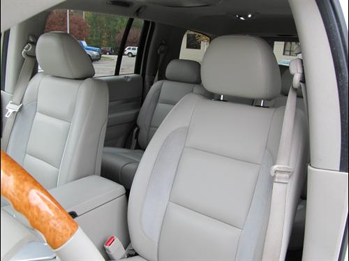 Chrysler Aspen 2008 photo 2