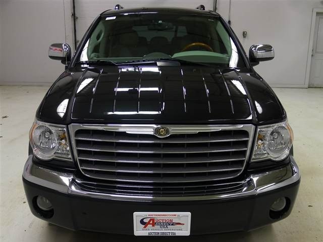 Chrysler Aspen 2008 photo 2