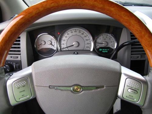 Chrysler Aspen SLT 25 Other