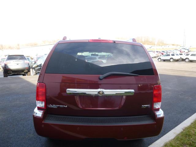Chrysler Aspen 2008 photo 2