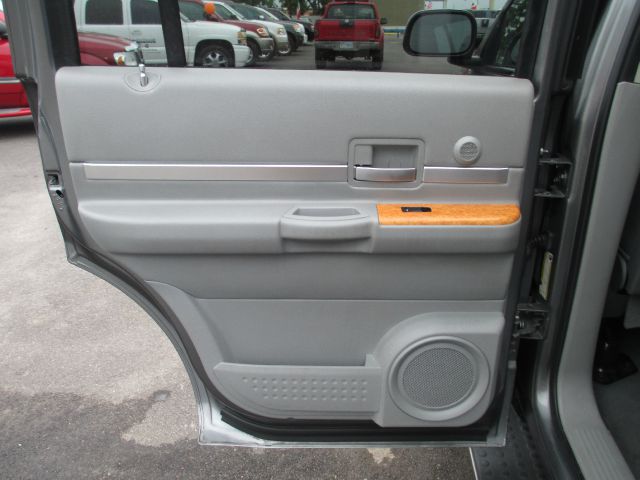 Chrysler Aspen 2008 photo 17