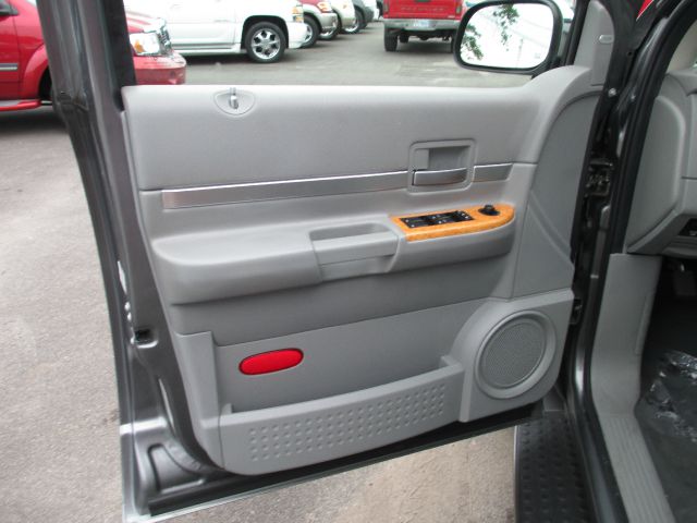 Chrysler Aspen 2008 photo 18