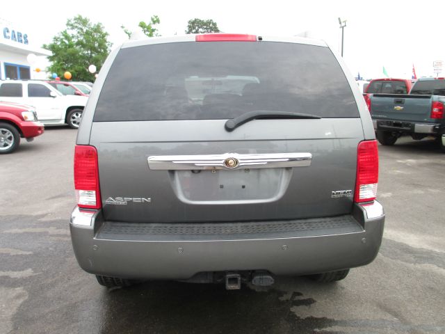Chrysler Aspen 2008 photo 21