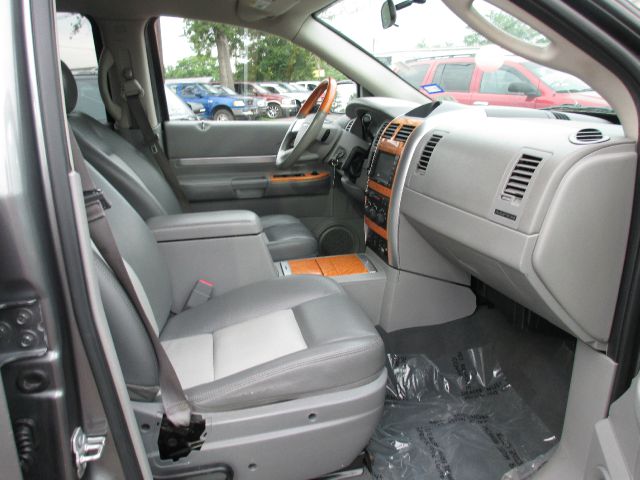 Chrysler Aspen 2008 photo 9