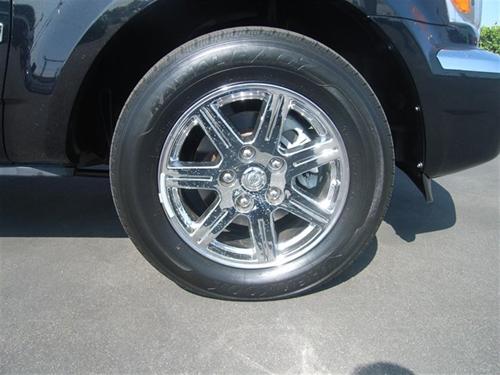 Chrysler Aspen 2008 photo 1