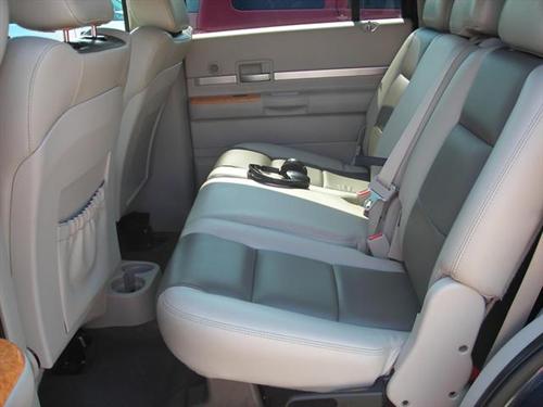 Chrysler Aspen 2008 photo 2