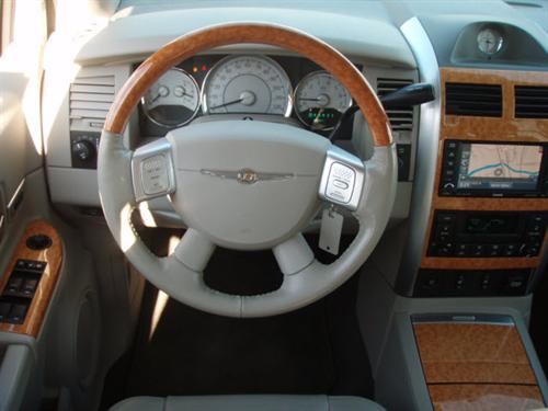 Chrysler Aspen 2008 photo 2