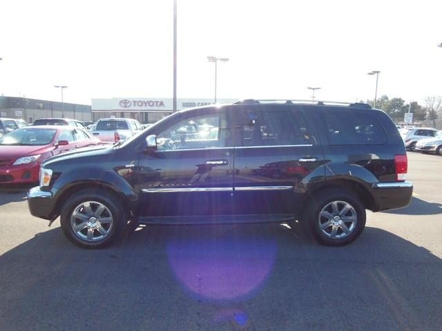 Chrysler Aspen 2008 photo 1