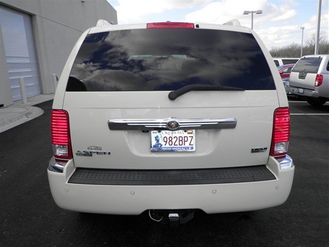 Chrysler Aspen 2008 photo 3