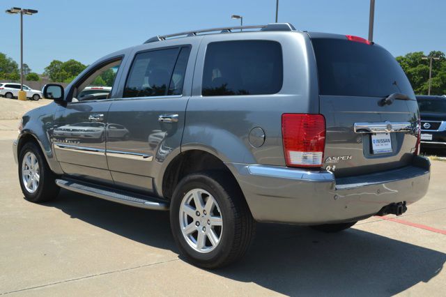 Chrysler Aspen 2008 photo 4