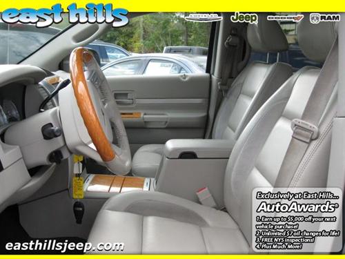 Chrysler Aspen 2008 photo 2