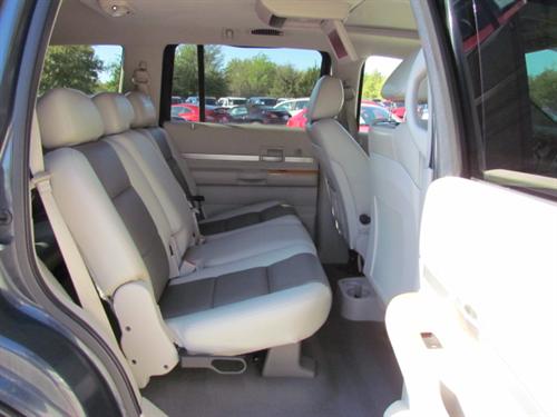 Chrysler Aspen 2008 photo 1