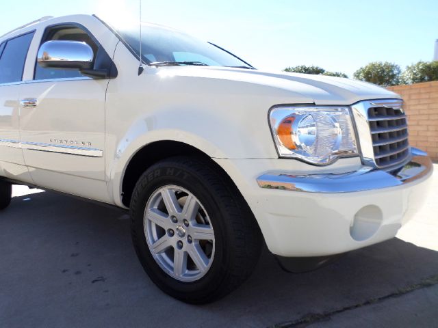 Chrysler Aspen 2008 photo 2