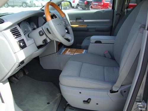 Chrysler Aspen 2008 photo 1