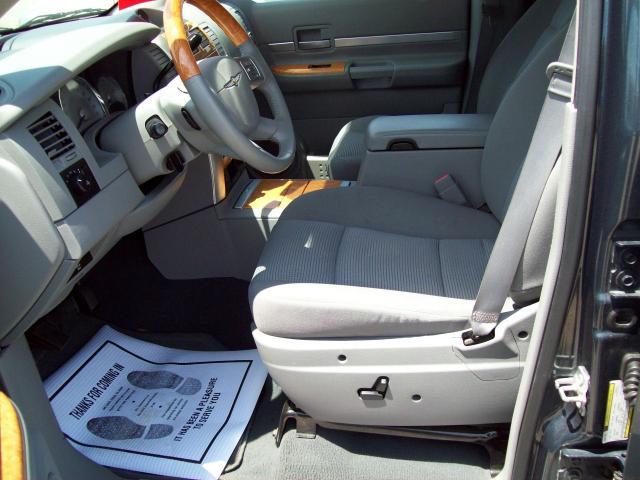 Chrysler Aspen 2008 photo 3