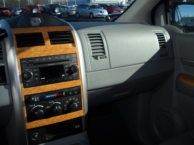 Chrysler Aspen 2008 photo 2