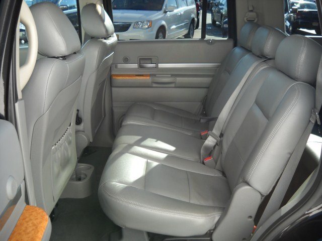 Chrysler Aspen 2008 photo 4