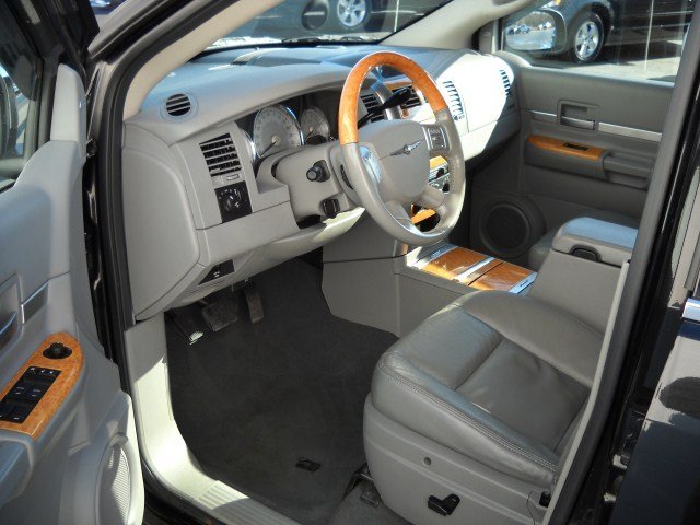 Chrysler Aspen 2008 photo 3