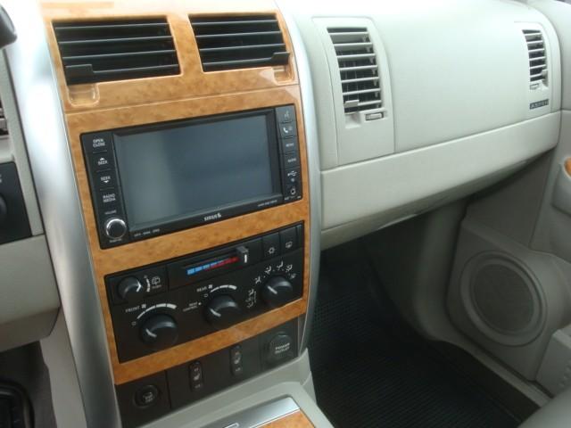 Chrysler Aspen 2008 photo 2