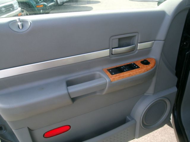 Chrysler Aspen 2008 photo 2