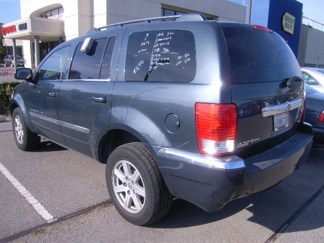 Chrysler Aspen 2008 photo 2