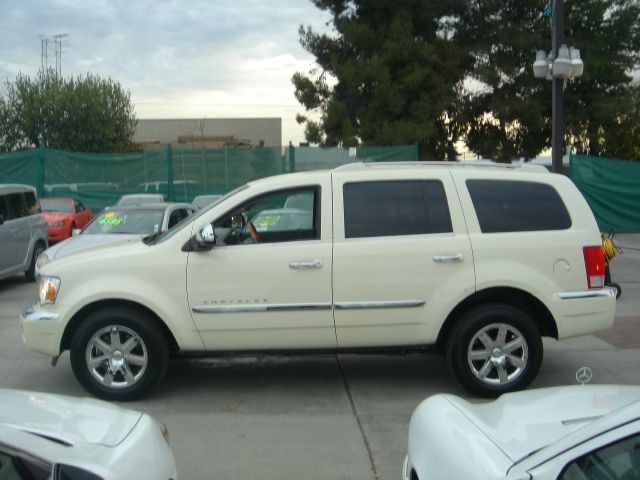 Chrysler Aspen 2009 photo 3