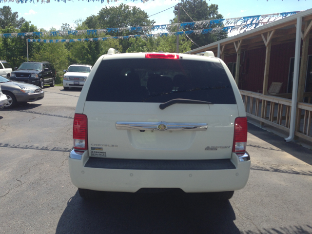 Chrysler Aspen 2009 photo 14