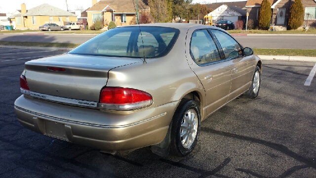 Chrysler Cirrus 2000 photo 2