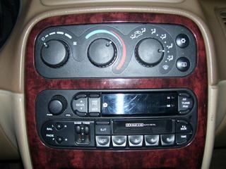 Chrysler Concorde 1999 photo 2