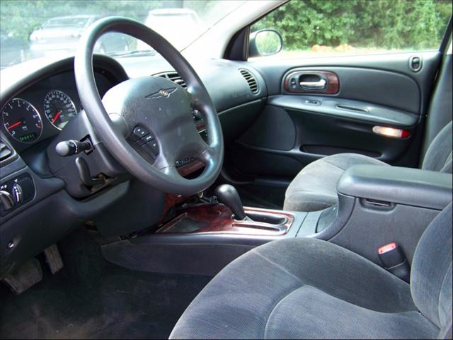 Chrysler Concorde 2001 photo 2