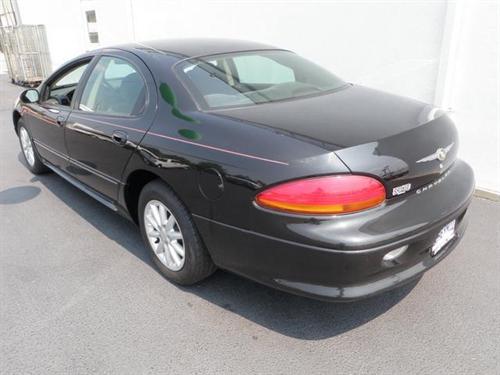 Chrysler Concorde 2004 photo 2