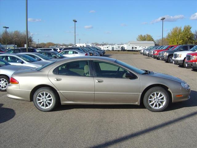 Chrysler Concorde 2004 photo 2