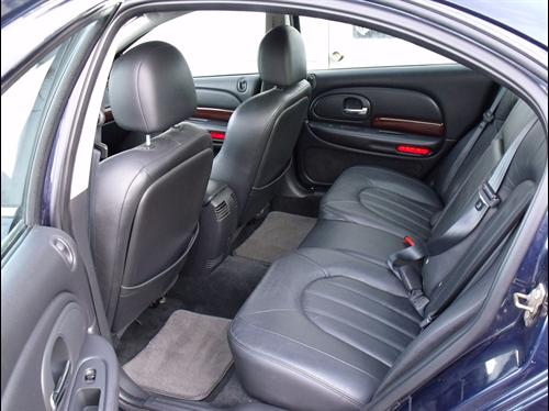 Chrysler Concorde 2004 photo 2