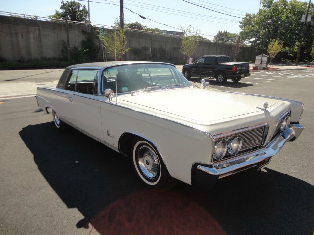 Chrysler Crown Imperial 1964 photo 2