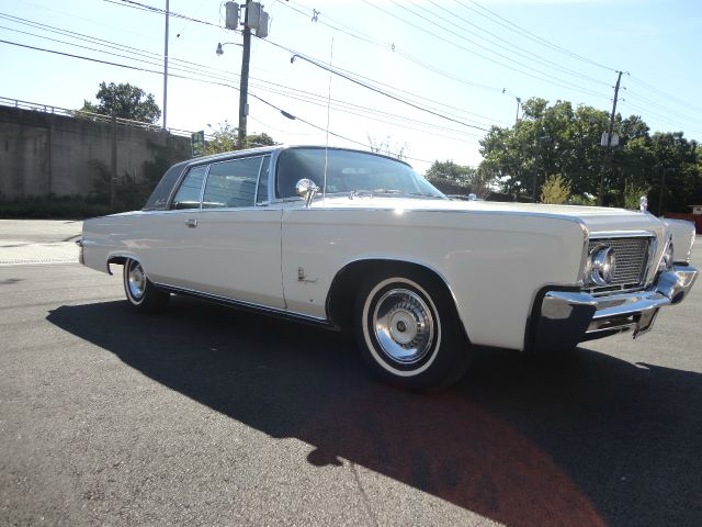 Chrysler Crown Imperial 1964 photo 3