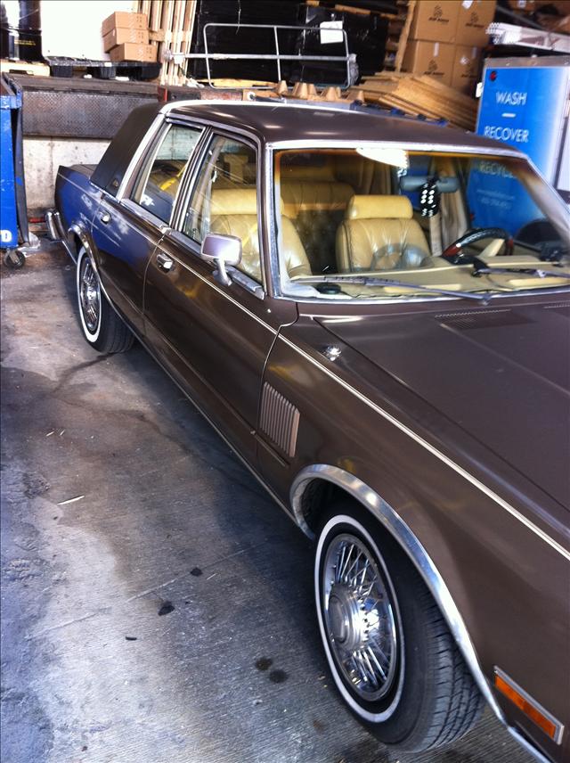 Chrysler Fifth Avenue 1986 photo 3