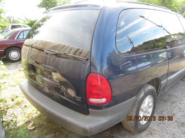 Chrysler Grand Voyager 2000 photo 2