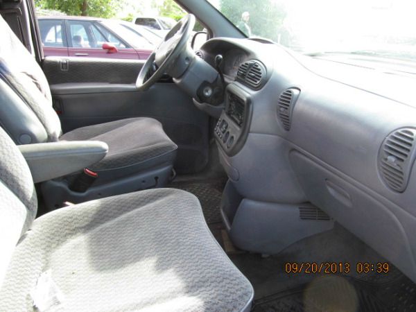 Chrysler Grand Voyager 2000 photo 3