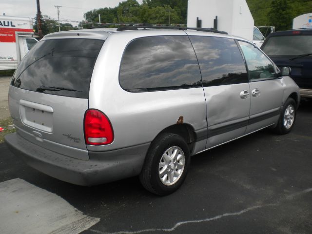 Chrysler Grand Voyager 2000 photo 1