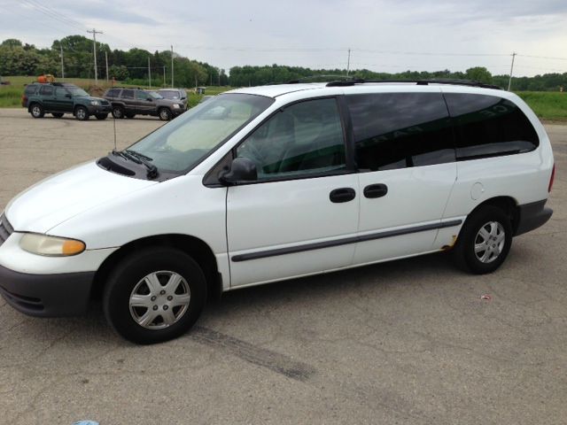 Chrysler Grand Voyager 2000 photo 1