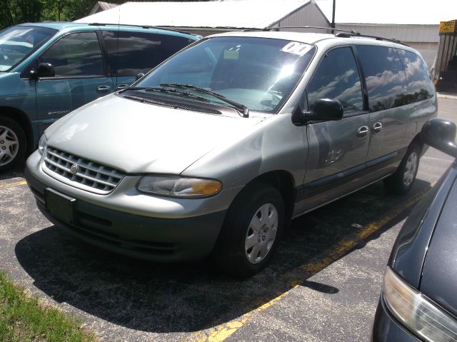 Chrysler Grand Voyager 2000 photo 1