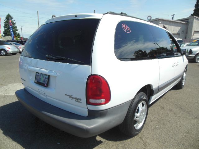 Chrysler Grand Voyager SE MiniVan