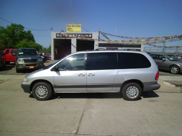 Chrysler Grand Voyager 2000 photo 2