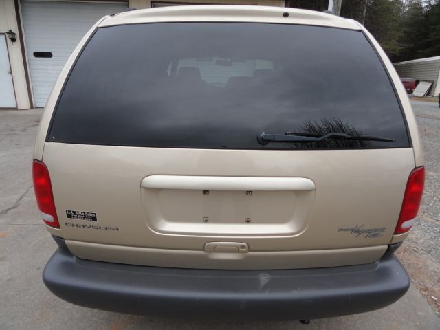 Chrysler Grand Voyager 2000 photo 1